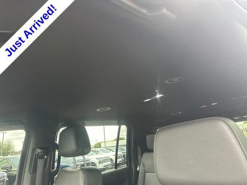 Used 2021 Chevrolet Suburban Z71 AWD/4WD image 15