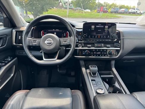Used 2023 Nissan Pathfinder Platinum AWD/4WD image 15