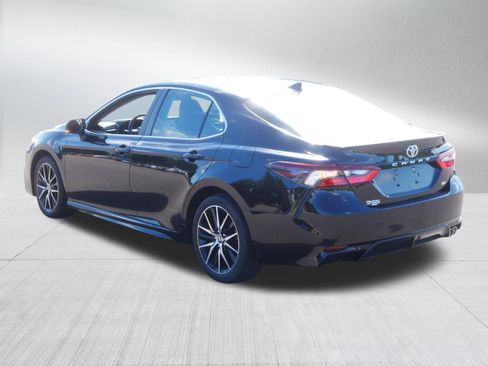 Used 2023 Toyota Camry SE FWD image 5