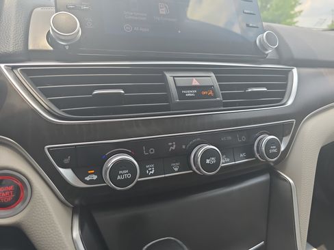 Used 2018 Honda Accord EX-L image 22