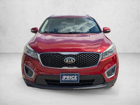 Used 2018 Kia Sorento LX V6 image 2