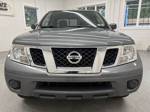 Used 2017 Nissan Frontier SV AWD/4WD image 2