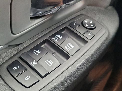 Used 2022 RAM 1500 Classic SLT w/ Electronics Group AWD/4WD image 27
