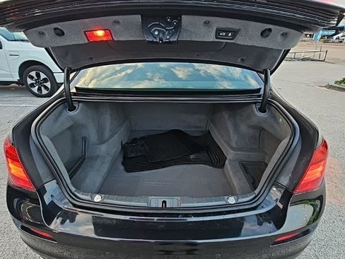 Used 2015 BMW 750i image 21