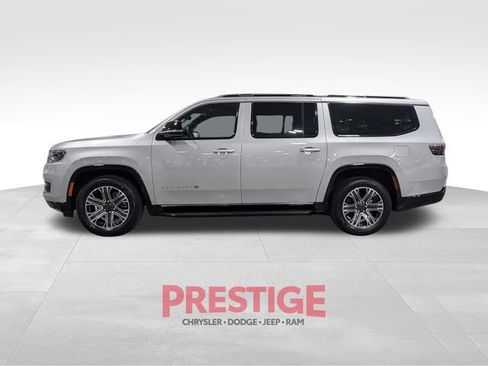 Used 2024 Jeep Wagoneer L Series II w/ Flexible Seating Group image 12
