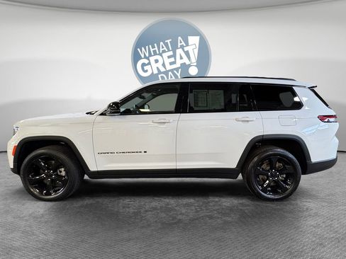 Used 2024 Jeep Grand Cherokee L Altitude AWD/4WD image 7