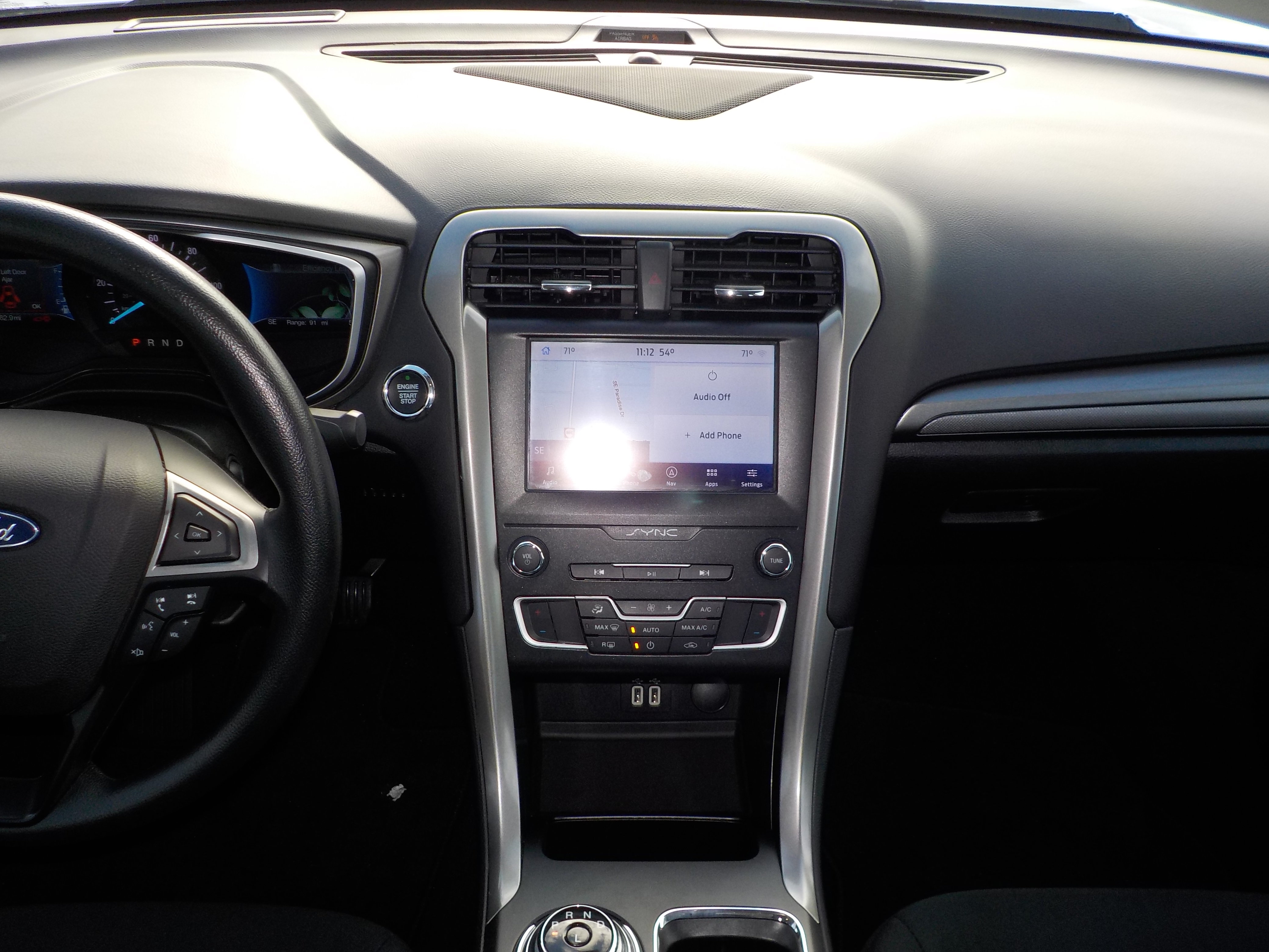 Used 2020 Ford Fusion SE FWD image 19