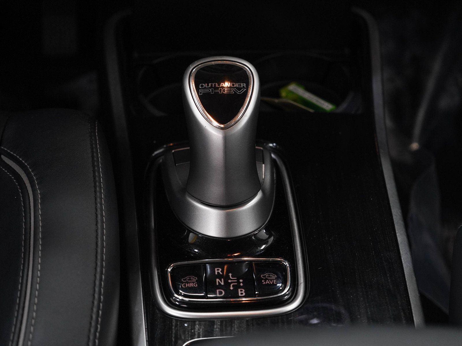 Used 2018 Mitsubishi Outlander 4WD Plug-In Hybrid image 19