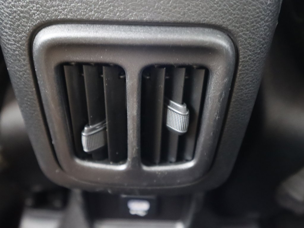 Used 2018 Jeep Compass Latitude AWD/4WD image 42