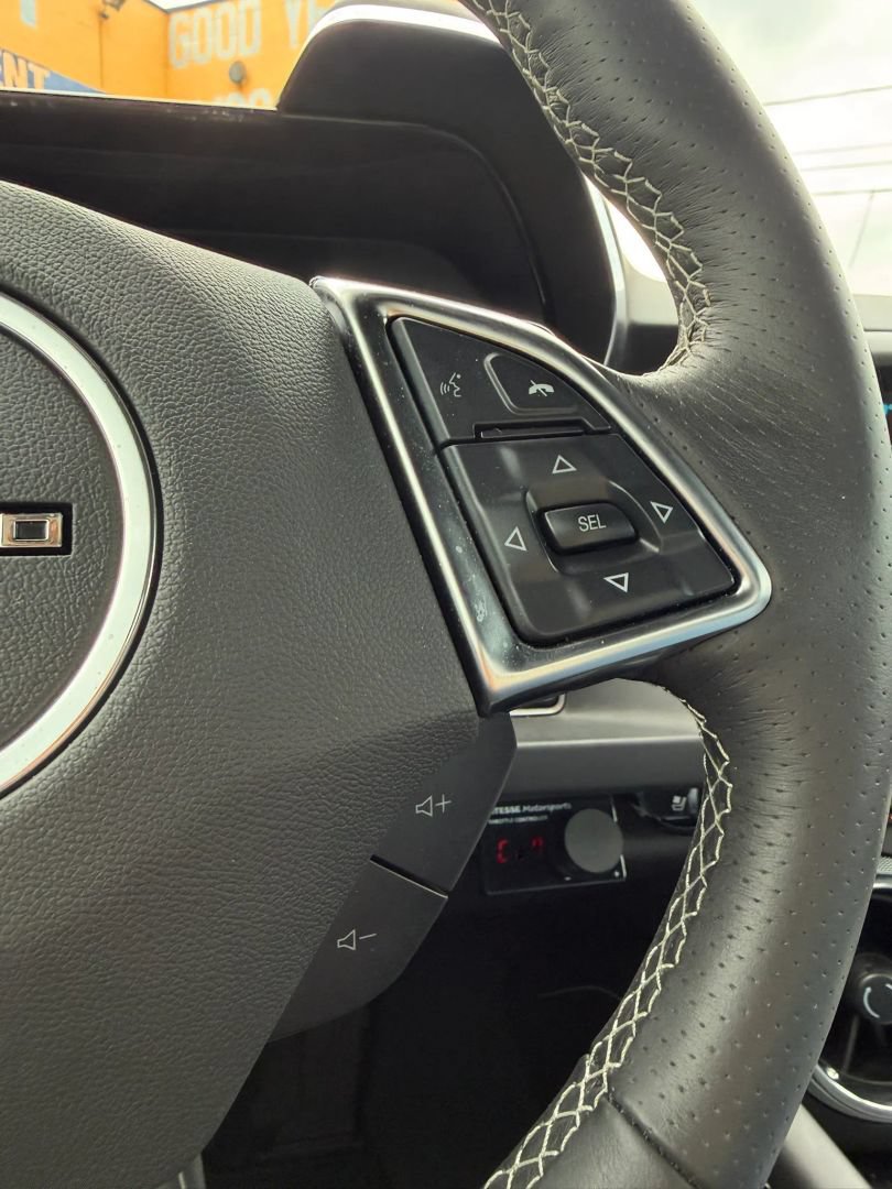 Used 2018 Chevrolet Camaro SS RWD image 20