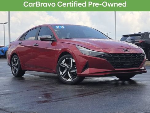 Used 2023 Hyundai Elantra SEL w/ Convenience Package FWD image 2