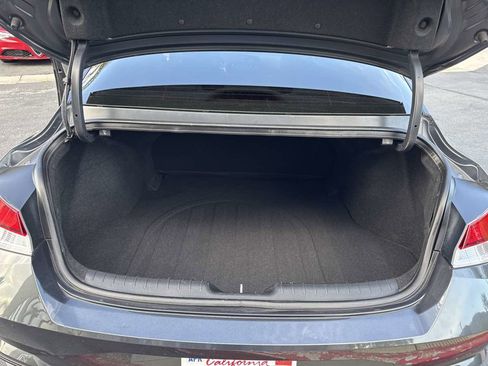 Used 2022 Hyundai Elantra SEL image 36