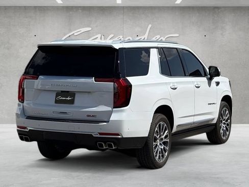 Used 2026 GMC Yukon Denali w/ Denali Reserve Package AWD/4WD image 16
