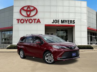 New 2025 Toyota Sienna Limited