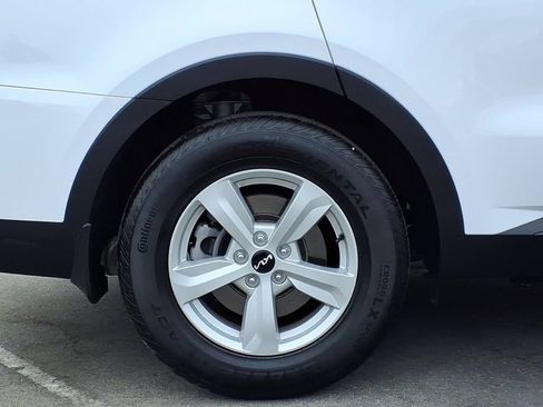 Certified 2024 Kia Sorento LX FWD image 5