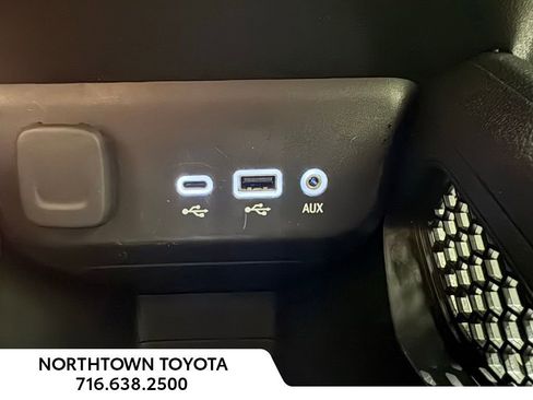 Used 2023 Chevrolet TrailBlazer LT image 23