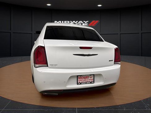 Used 2022 Chrysler 300 Touring L w/ Popular Equipment Group image 6