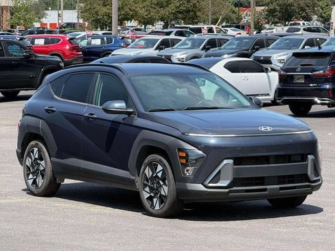 Used 2025 Hyundai Kona SEL FWD image 3