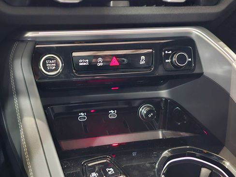 New 2025 Audi Q5 Prestige image 30