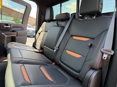 Used 2022 GMC Sierra 2500 AT4 w/ AT4 Preferred Package image 17