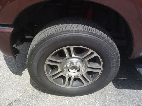 Used 2016 Ford F350 Platinum w/ FX4 Off-Road Package image 10