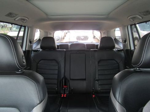 Used 2022 Volkswagen Atlas SEL Premium image 40