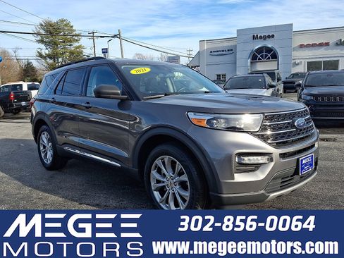 Used 2021 Ford Explorer XLT w/ Equipment Group 202A image 1