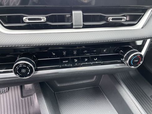 New 2026 Chevrolet Equinox LT w/ Safety and Technology Package FWD image 19