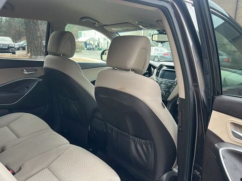 Used 2018 Hyundai Santa Fe SE FWD image 18