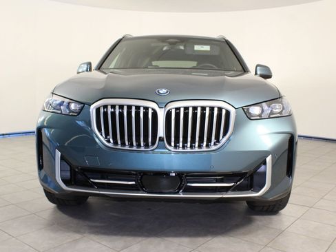 New 2026 BMW X5 xDrive50e image 6