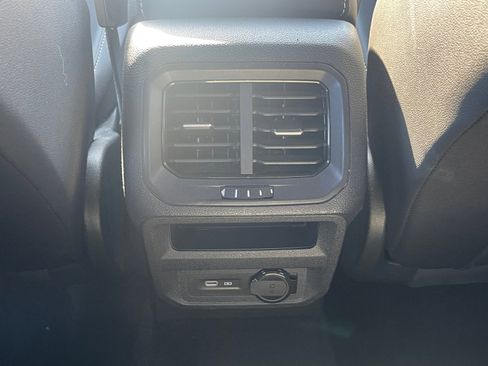 Used 2022 Volkswagen Tiguan SE R-Line image 20