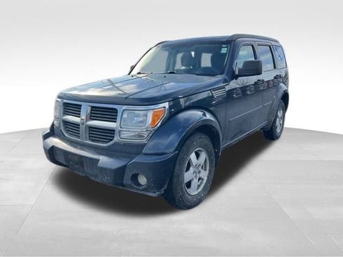 Used 2008 Dodge Nitro SXT image 3