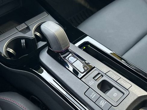 Used 2024 Toyota Prius Prime SE image 28