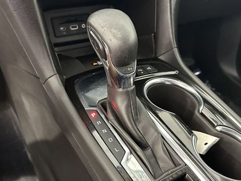 Used 2023 Chevrolet Equinox Premier image 20