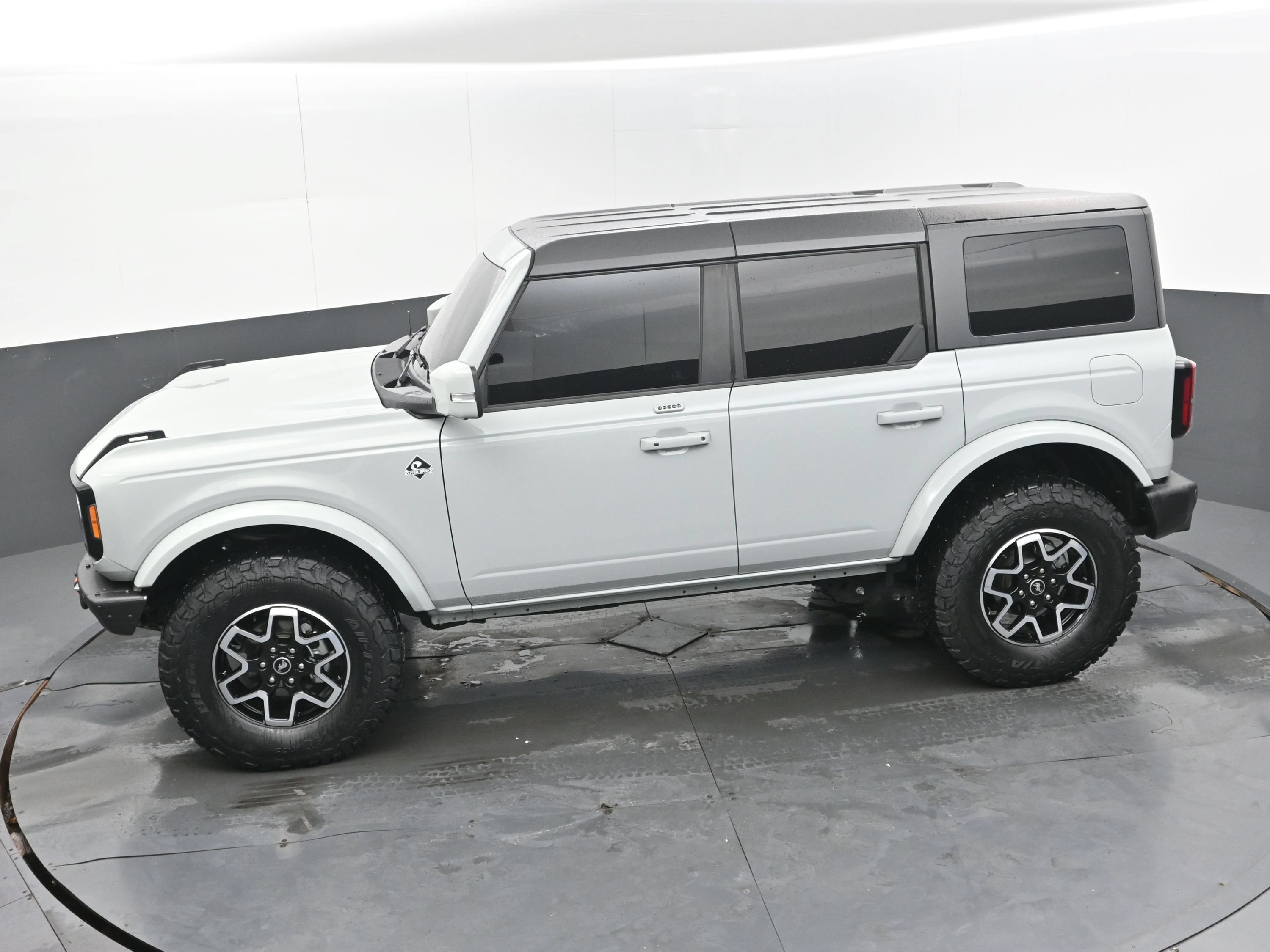 Used 2023 Ford Bronco Outer Banks AWD/4WD image 32