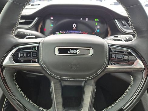 Used 2023 Jeep Grand Cherokee Overland w/ Advanced Protech Group III AWD/4WD image 27
