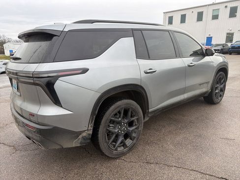 Used 2025 Chevrolet Traverse RS w/ LPO, Floor Liner Package image 5