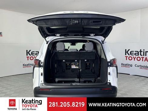 Used 2021 Toyota Sienna LE image 17