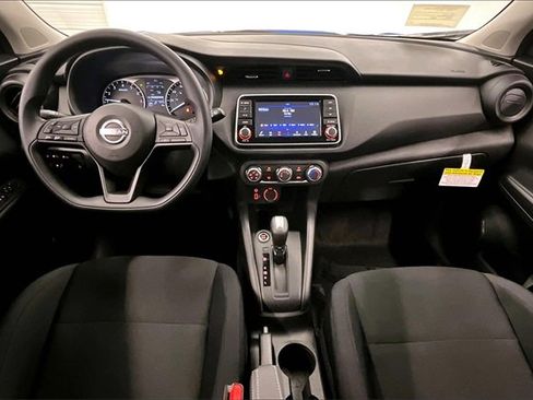 New 2025 Nissan Kicks Play S image 5