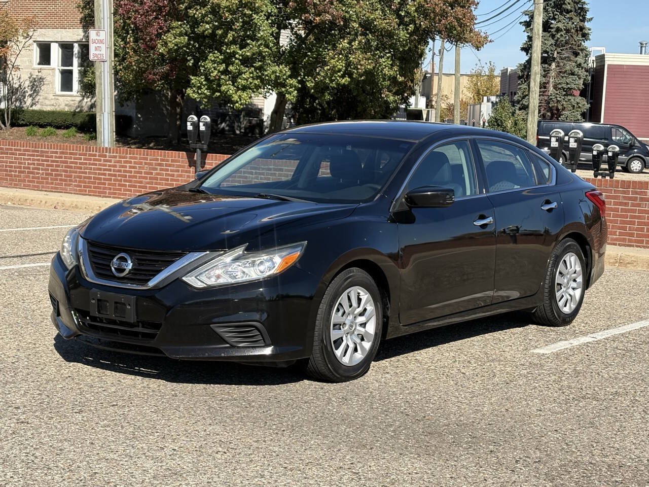 Used 2017 Nissan Altima 2.5 S w/ Power Driver Seat Package FWD image 4