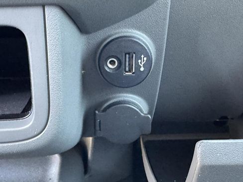 Used 2019 Nissan Frontier SV image 55