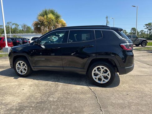 Used 2024 Jeep Compass Latitude AWD/4WD image 5