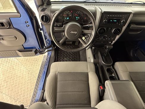 Used 2009 Jeep Wrangler X AWD/4WD image 23