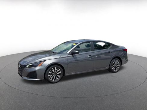 Used 2026 Nissan Altima 2.5 SV FWD image 7