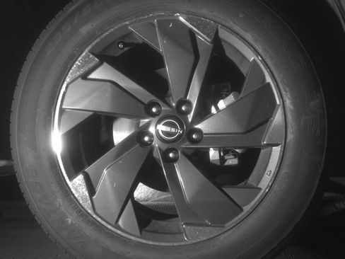 Used 2025 Nissan Rogue SV FWD image 13