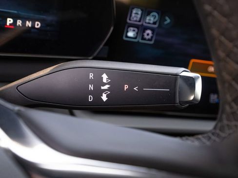 New 2025 Chevrolet Silverado EV LT image 28