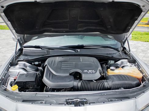 Used 2018 Chrysler 300 S w/ 300S Premium Group RWD image 34