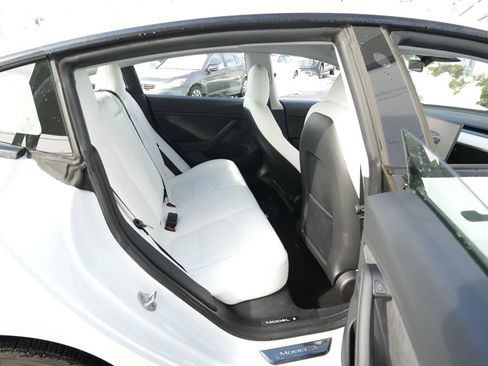 Used 2022 Tesla Model 3 Long Range image 37