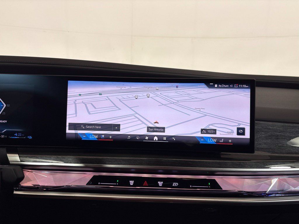 Certified 2025 BMW 750e xDrive AWD/4WD image 13