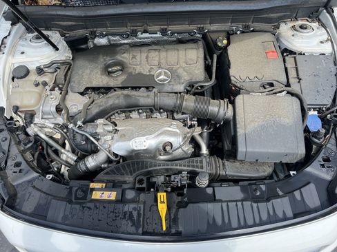 Used 2022 Mercedes-Benz GLB 250 image 33